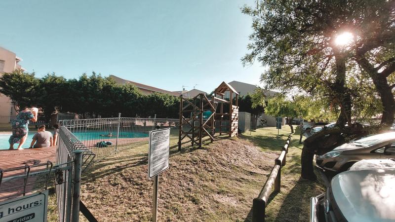 To Let 1 Bedroom Property for Rent in Oakglen Western Cape